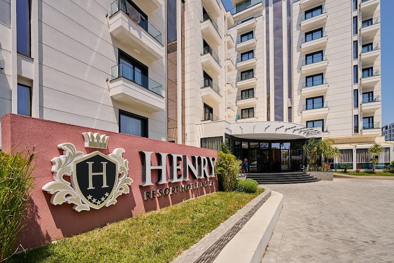 Henry Resort & Spa