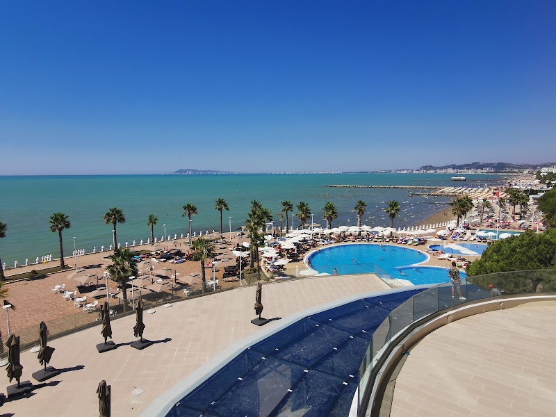 Prestige Resort 3