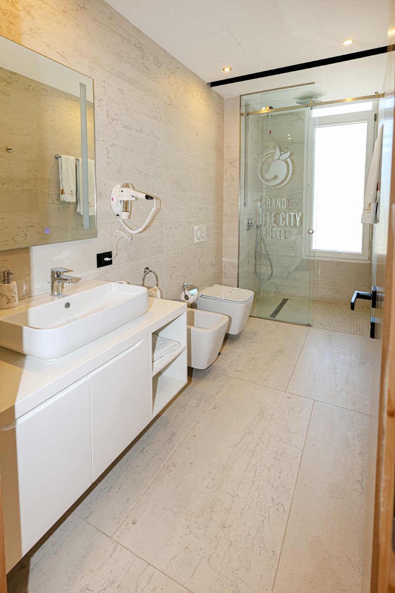 Hotel & Restaurant Grand White City Berat Albania 3