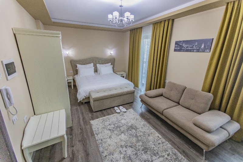 Christi's Hotel Borova 4