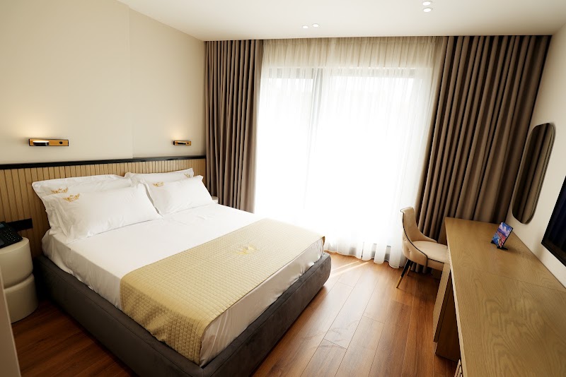 Rich Hotel 2