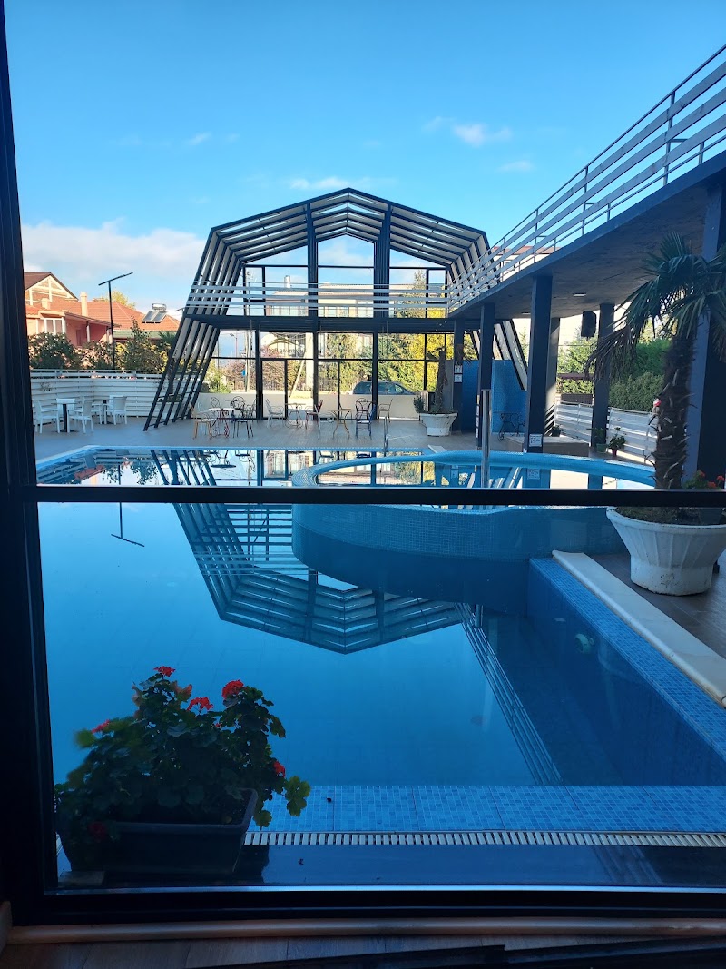 Grand Hotel Pogradec 3