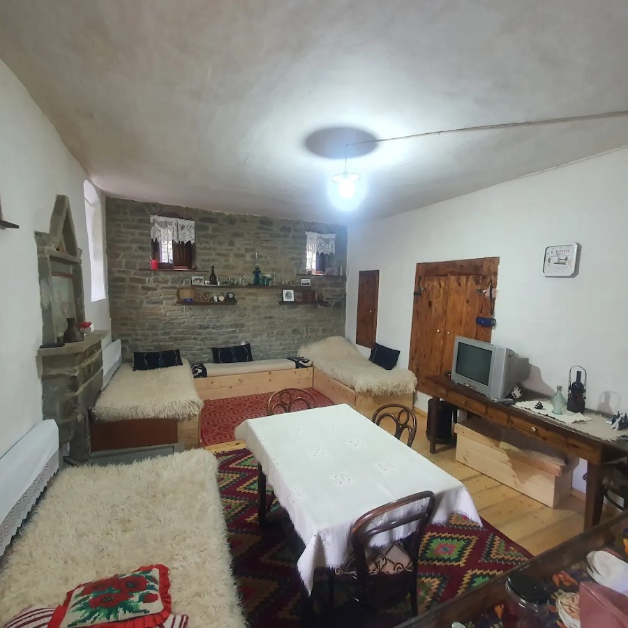Traditional GuestHouse Përmet 4