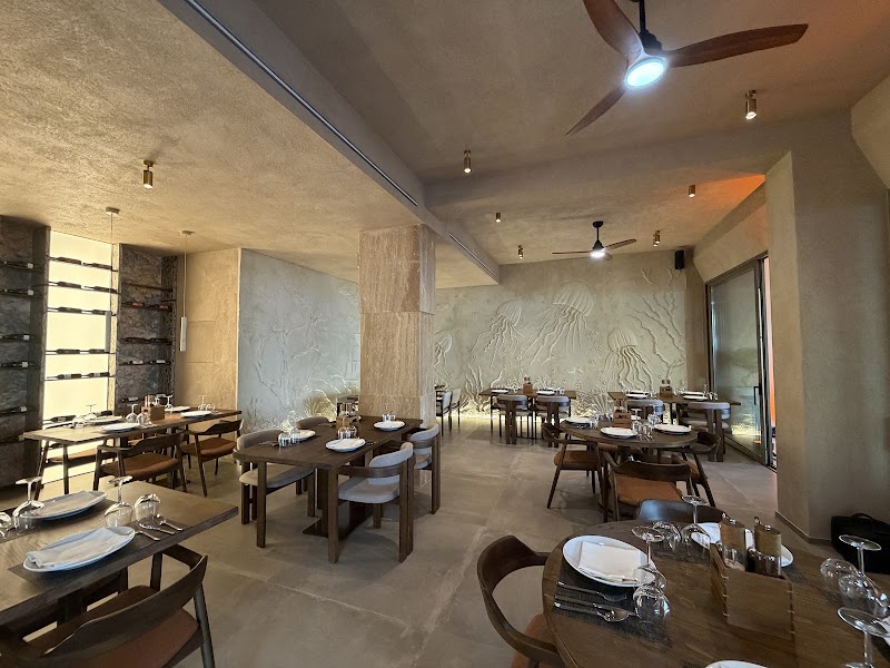 MET Restaurant & Bar
