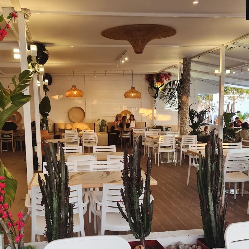Vela e Bardhe Restaurant