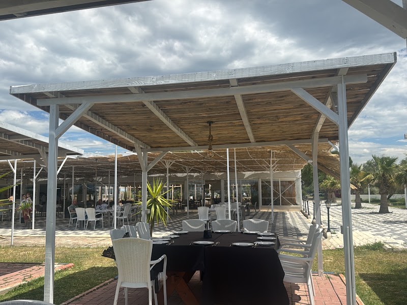 Dolanit Restaurant Lalëz
